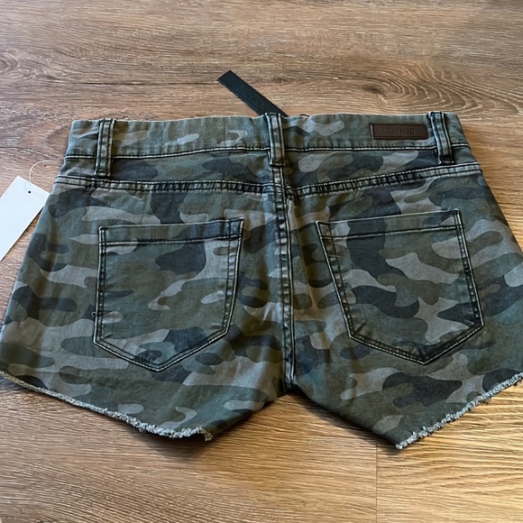 NWT blanknyc camo shorts size 25 - Picture 4 of 4